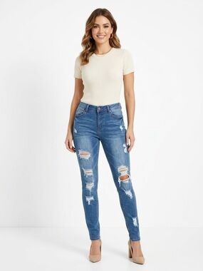 J&C Distressed Skinny Jeans Women’s 5 | Medium Wash Stretch Denim